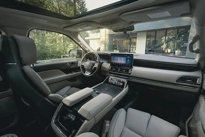 LINCOLN NAVIGATOR リンカーン ナビゲーター リンカーン ナビゲーターの価格・新型情報・グレード諸元 価格.com